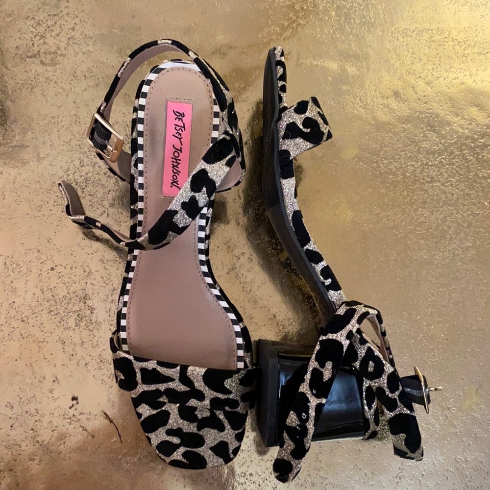 Sparkly Leopard